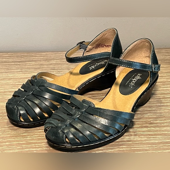 Softspots Dark Green Leather Sandals‎ 6 - Picture 1 of 10